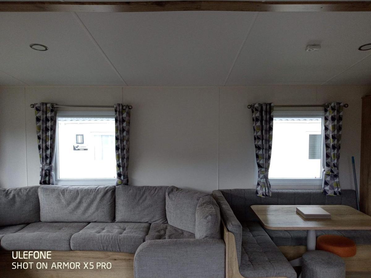 Exclusive 3 Bedroom Caravan, Sleeps 8 People At Parkdean Newquay Holiday Park, Cornwall, Uk Экстерьер фото