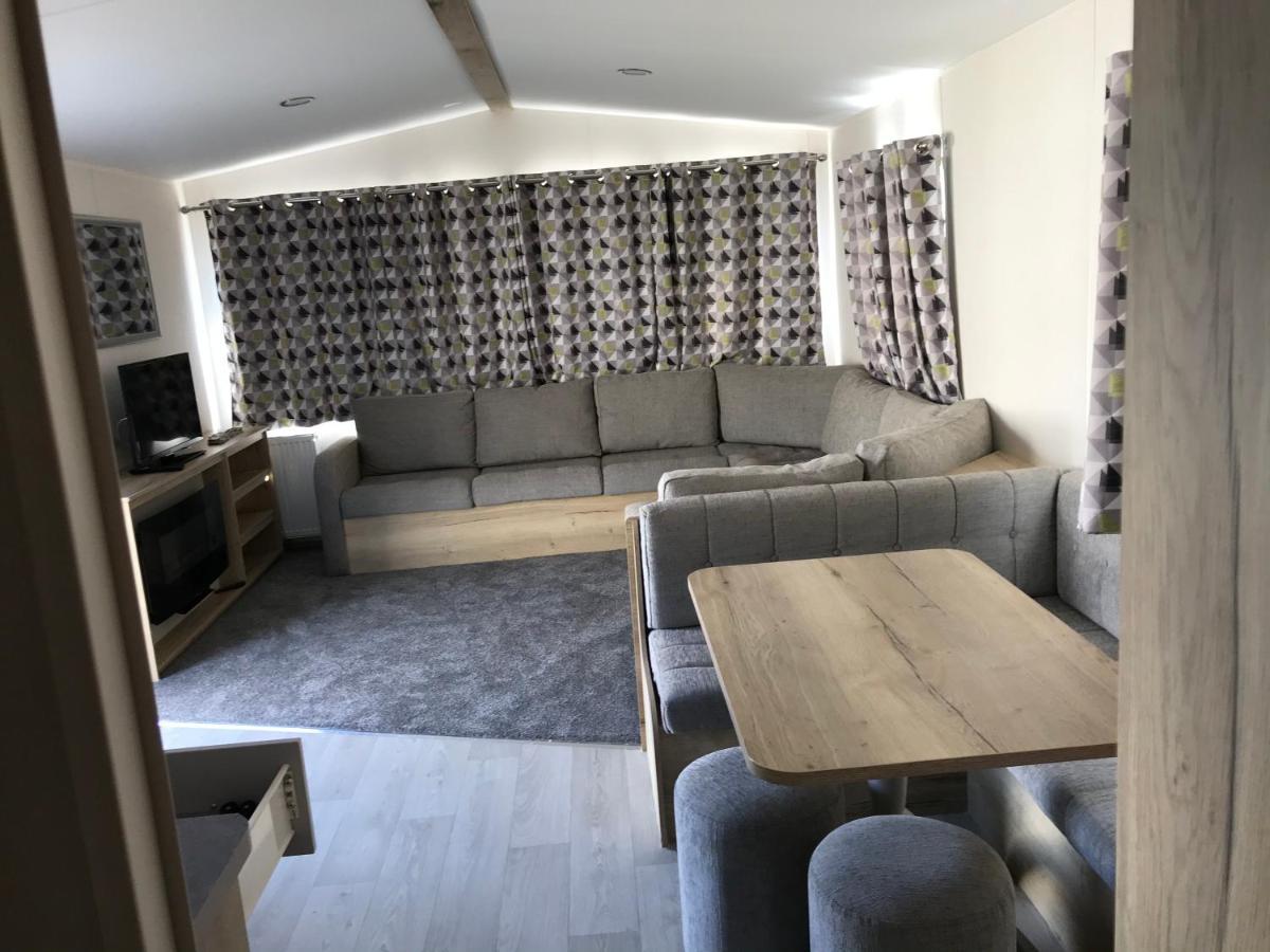 Exclusive 3 Bedroom Caravan, Sleeps 8 People At Parkdean Newquay Holiday Park, Cornwall, Uk Экстерьер фото