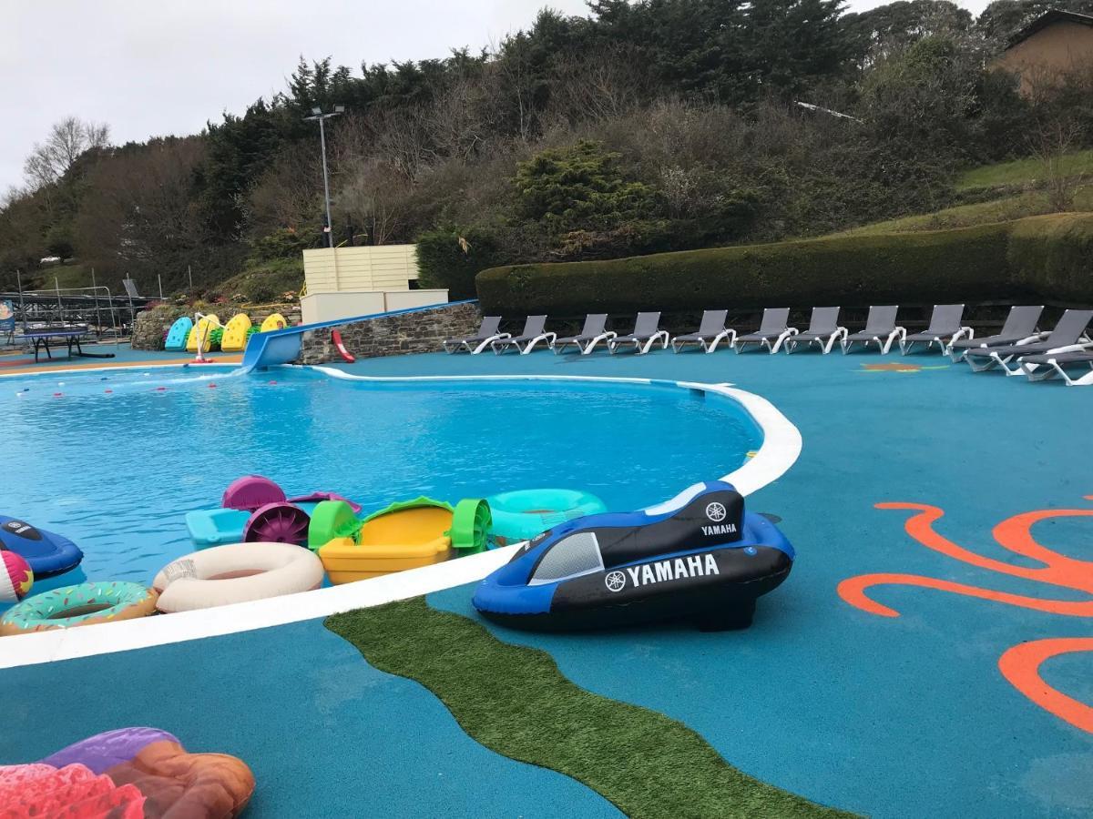 Exclusive 3 Bedroom Caravan, Sleeps 8 People At Parkdean Newquay Holiday Park, Cornwall, Uk Экстерьер фото